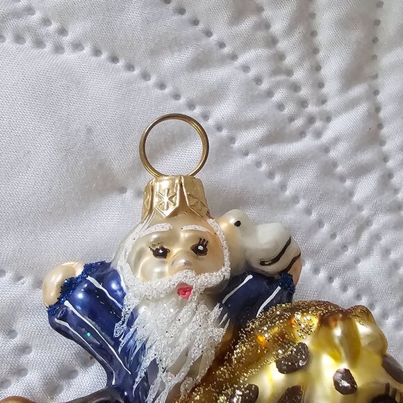 Kurt Adler's Noahs Ark Ornament With Noah, Animals, the Ark & Waves, Blown Glass - Picture 7 of 8